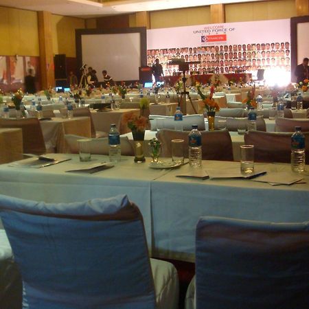Ramada By Wyndham Jaipur Jaisinghpura Hotel Kültér fotó