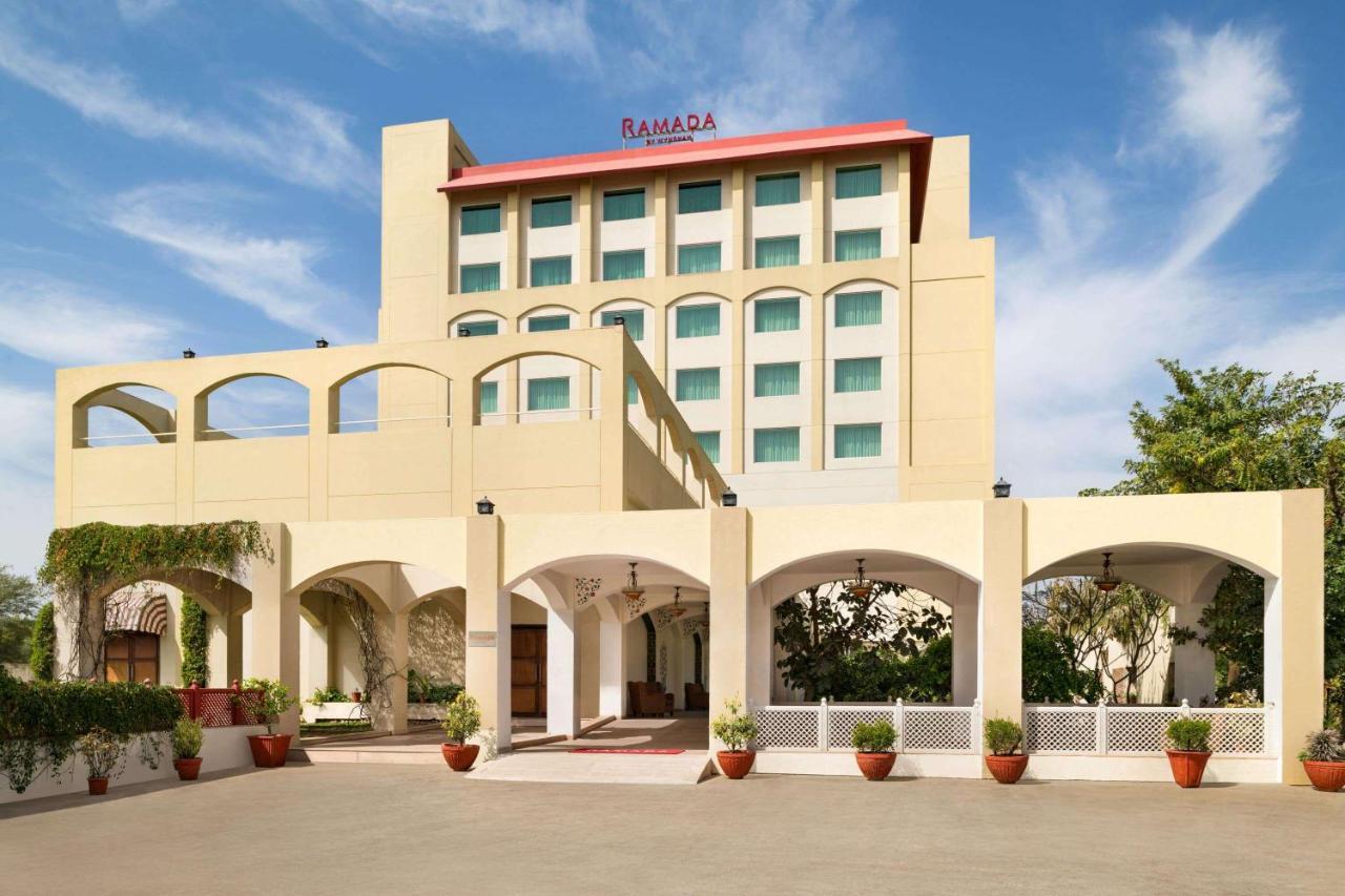 Ramada By Wyndham Jaipur Jaisinghpura Hotel Kültér fotó