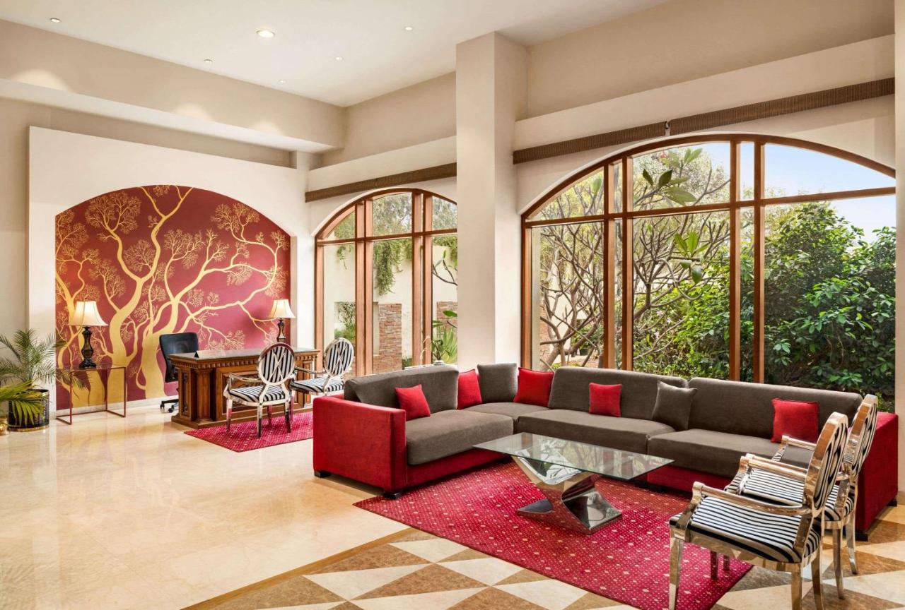 Ramada By Wyndham Jaipur Jaisinghpura Hotel Kültér fotó