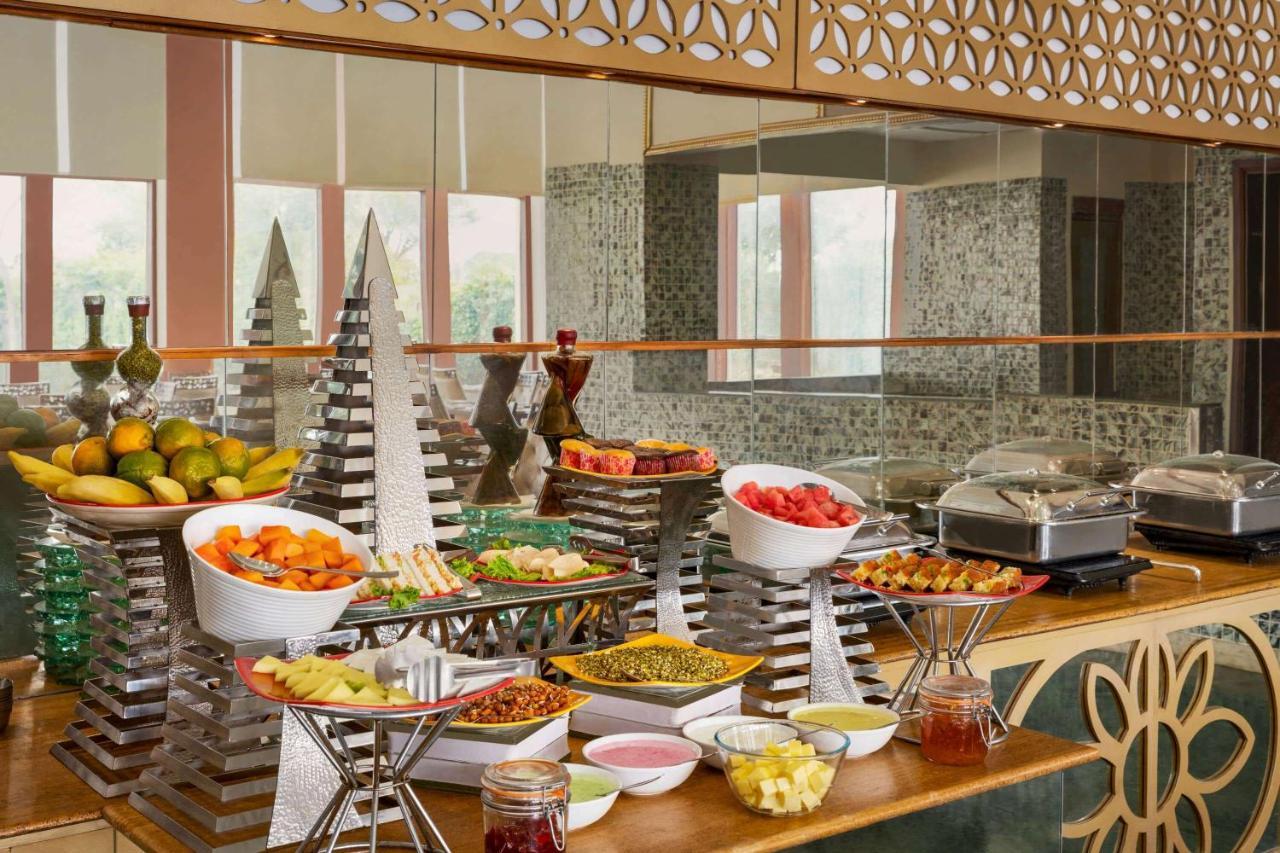 Ramada By Wyndham Jaipur Jaisinghpura Hotel Kültér fotó