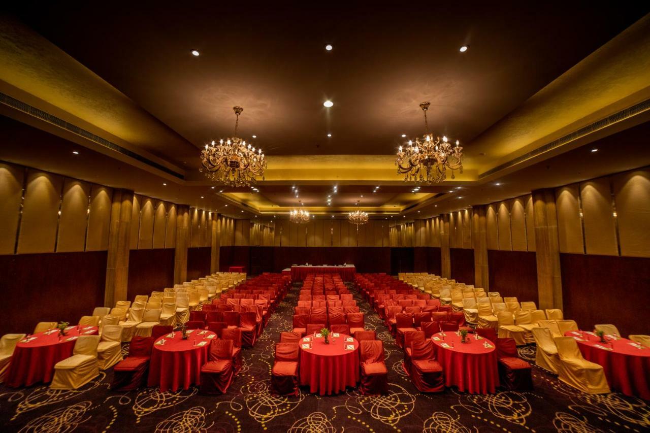 Ramada By Wyndham Jaipur Jaisinghpura Hotel Kültér fotó