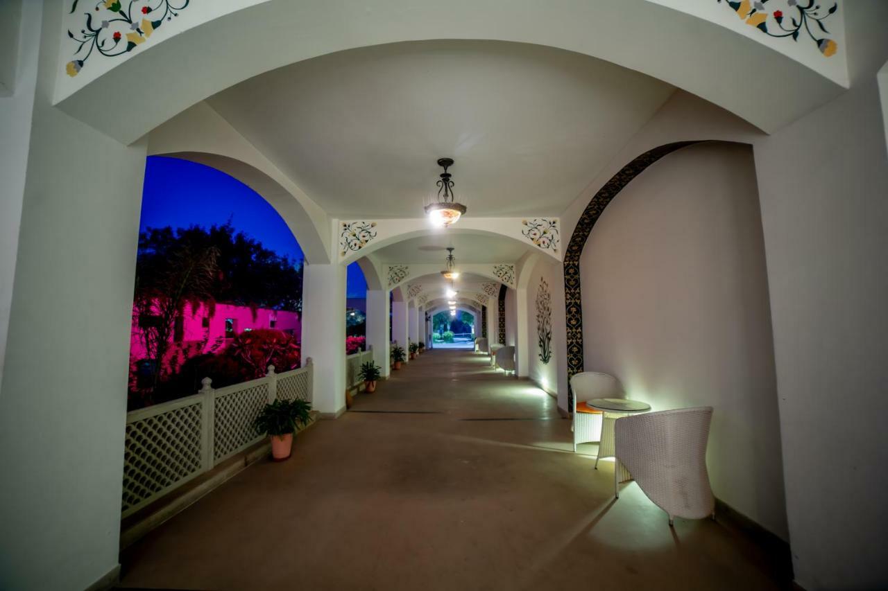 Ramada By Wyndham Jaipur Jaisinghpura Hotel Kültér fotó