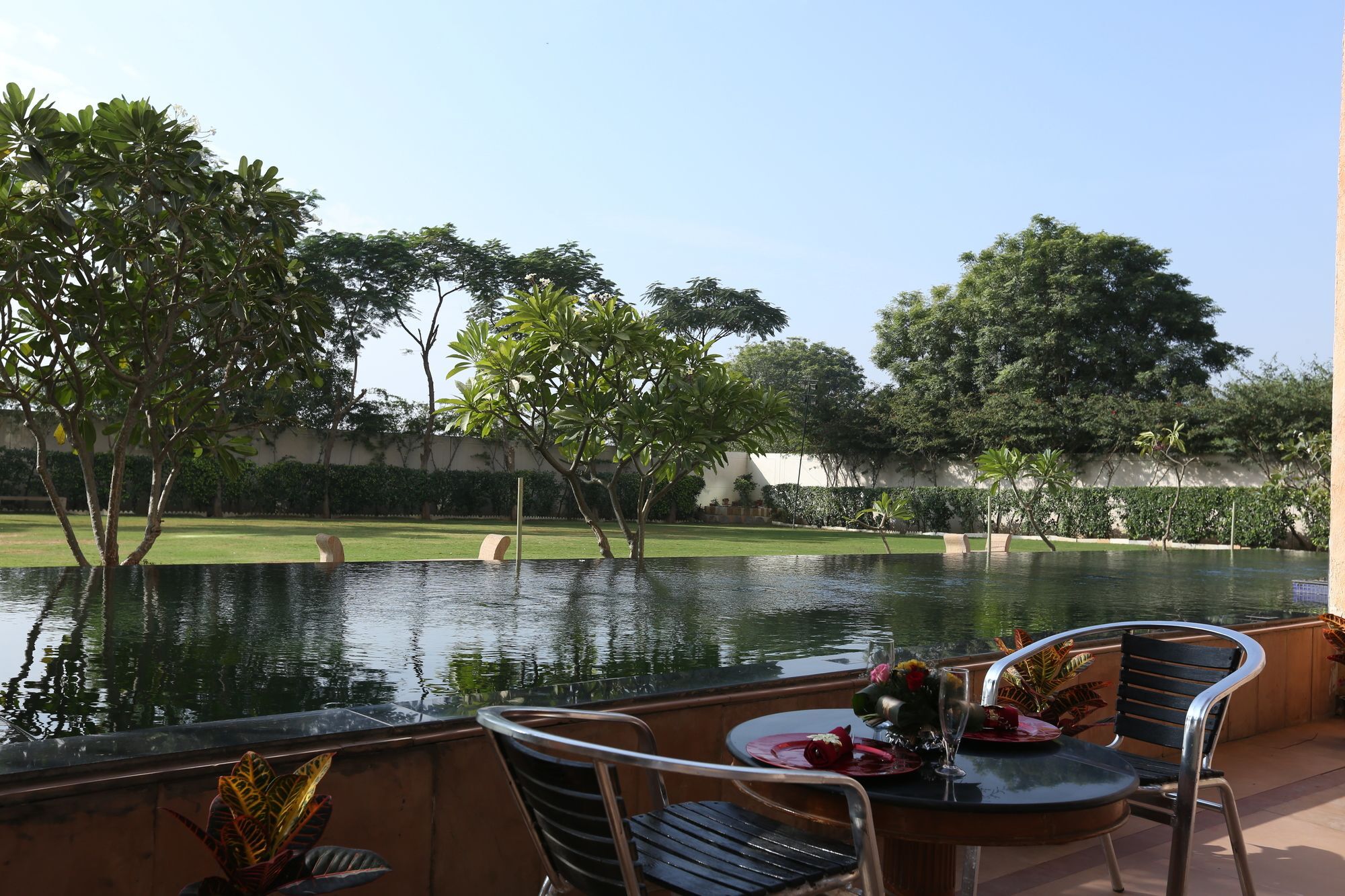 Ramada By Wyndham Jaipur Jaisinghpura Hotel Kültér fotó